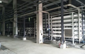 造紙廠污水怎么處理？污水處理設(shè)備來幫您！